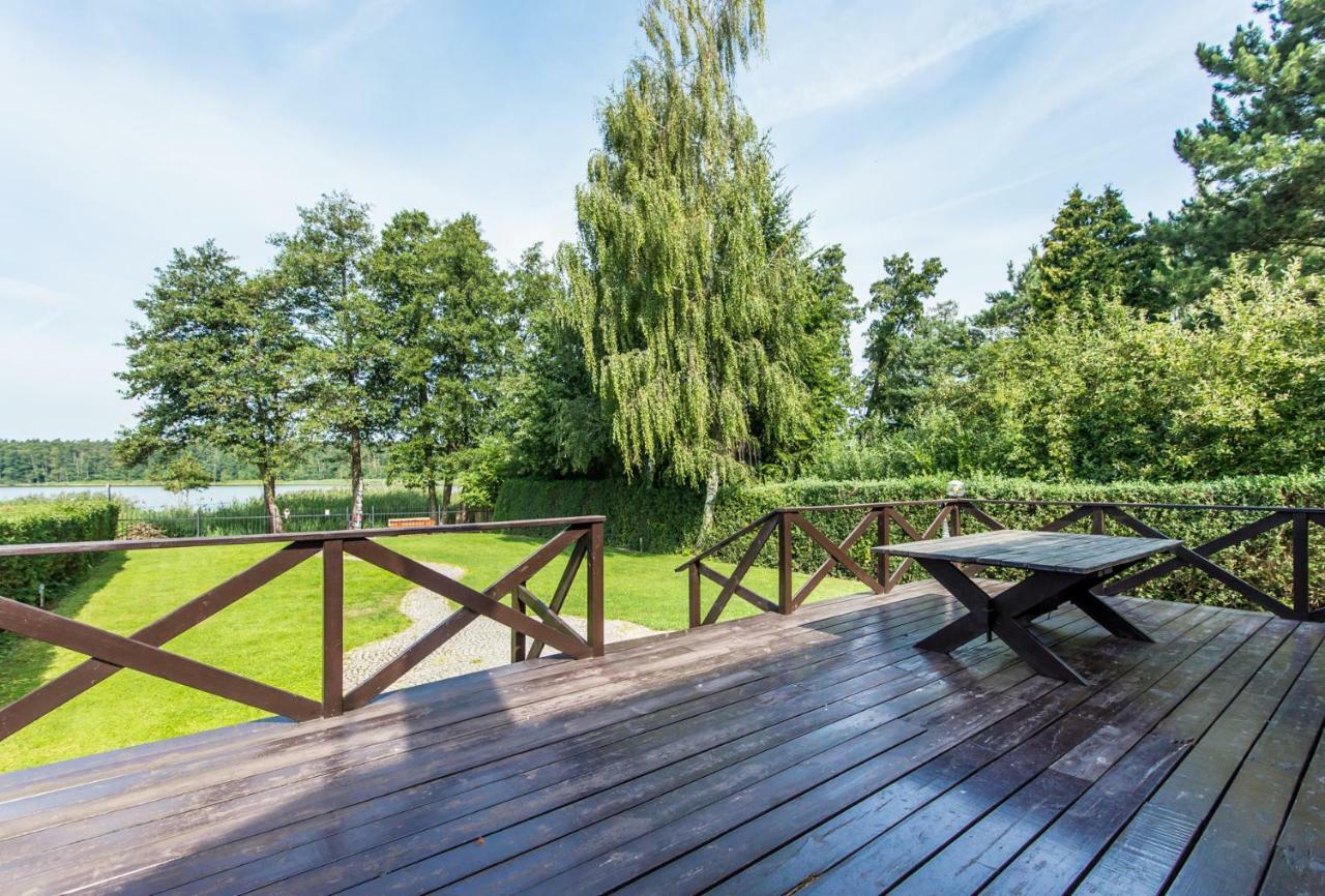 Dom Nad Jeziorem Sapowice Bagian luar foto