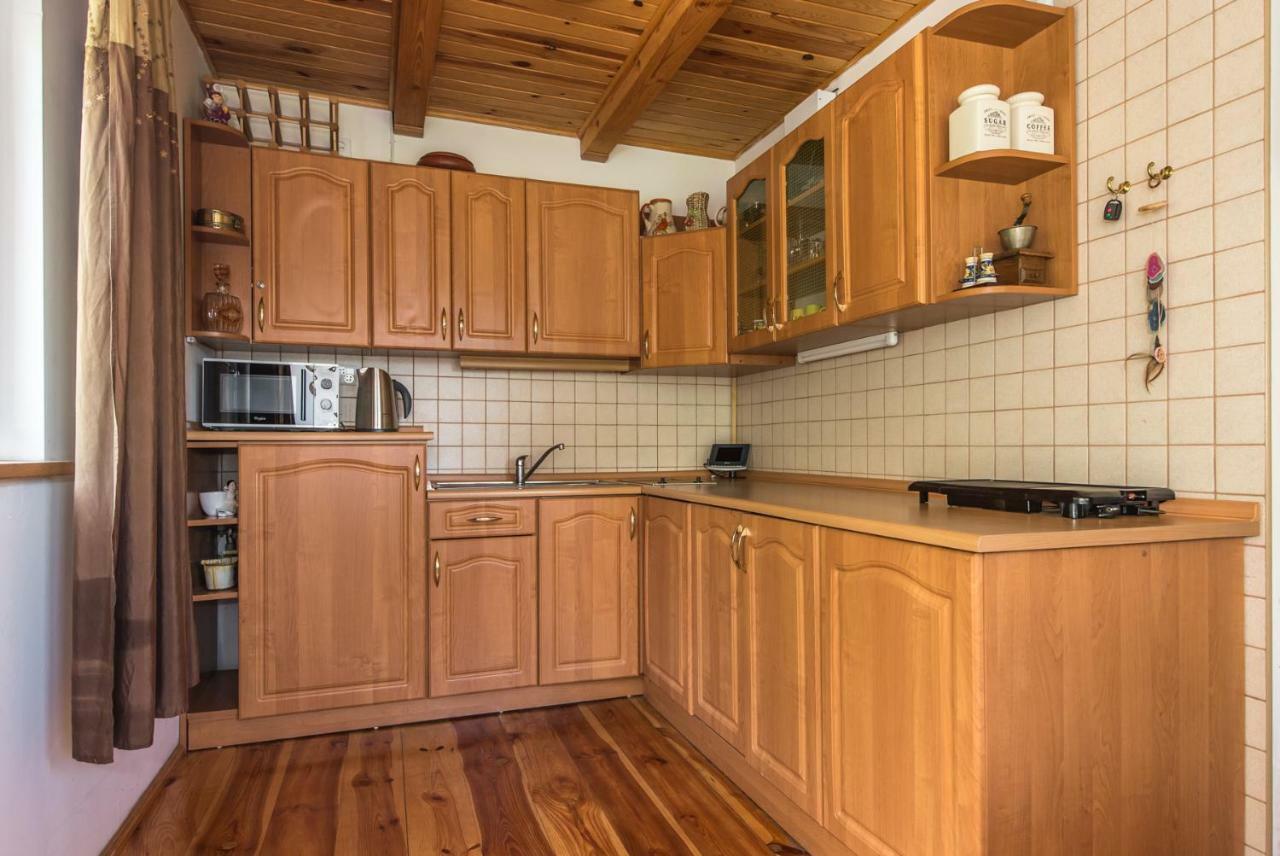 Dom Nad Jeziorem Sapowice Bagian luar foto
