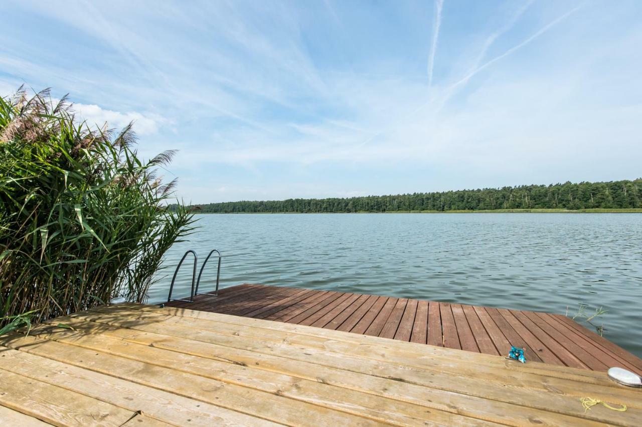 Dom Nad Jeziorem Sapowice Bagian luar foto